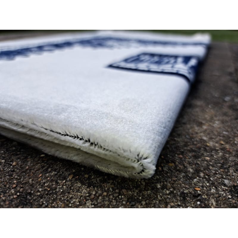 Tapis KAABA - Fond BLANC Motif BLEU MARINE Sana Tapis de prière > Velours 3701633101313 Librairie Musulmane Al-imen